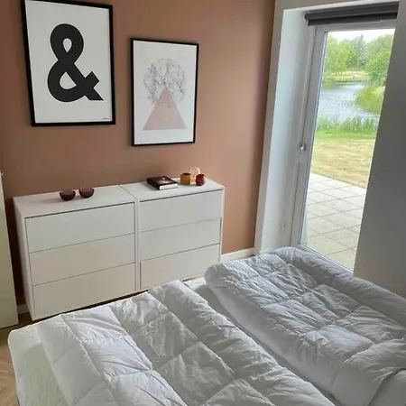 Dejligt Sommerhus Med Udsigt Til So Ferienhaus *