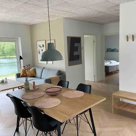 Dejligt Sommerhus Med Udsigt Til So Ferienhaus